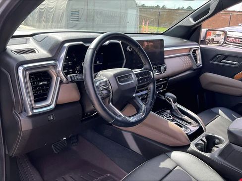 Used 2024 GMC Canyon Denali image 18