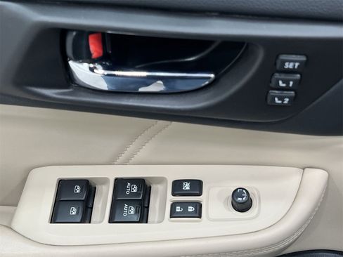 Used 2018 Subaru Legacy 3.6R Limited image 13