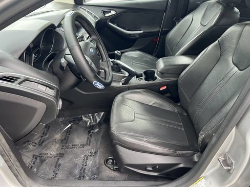 Used 2012 Ford Focus Titanium FWD image 9