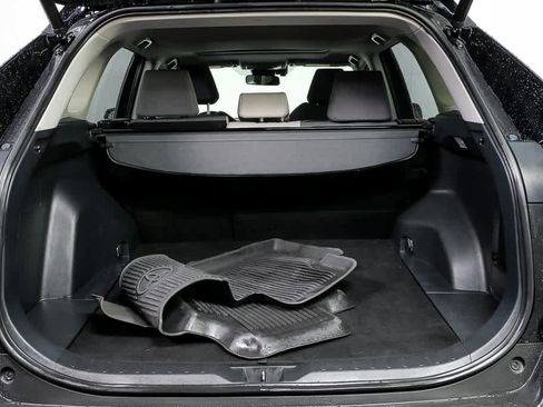 Used 2021 Toyota RAV4 XLE w/ Convenience Package image 28