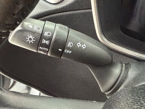 Used 2024 Toyota Corolla Cross XLE image 14