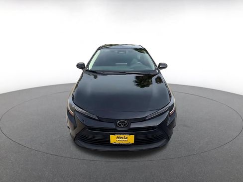 Used 2025 Toyota Corolla LE FWD image 4