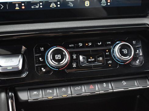 Used 2024 GMC Sierra 1500 AT4 w/ AT4 Preferred Package image 23