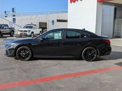 Used 2025 Toyota Camry SE FWD image 13