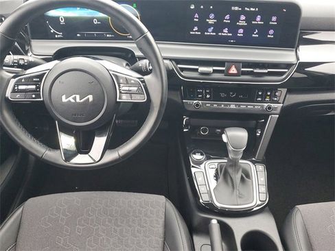 Certified 2024 Kia Seltos S image 11