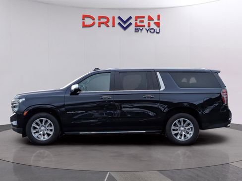 Used 2024 Chevrolet Suburban Premier RWD image 2