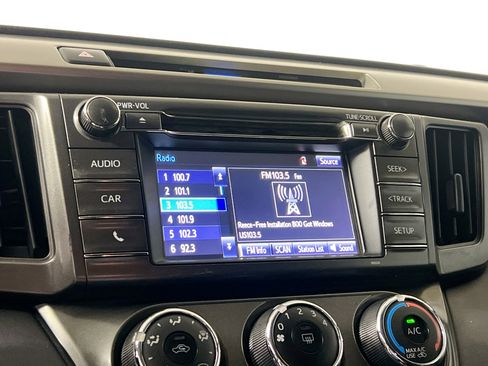 Used 2015 Toyota RAV4 LE image 27