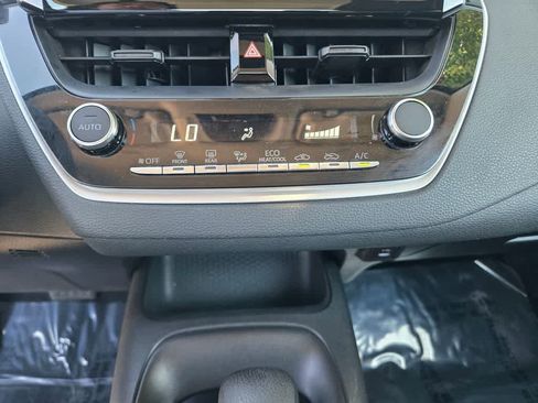 Used 2024 Toyota Corolla LE FWD image 15