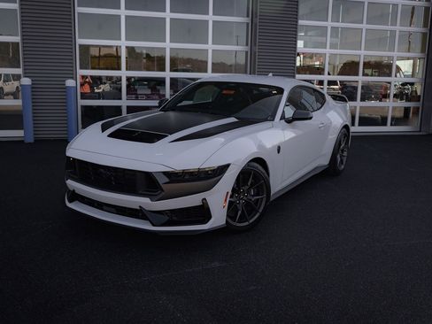 Used 2025 Ford Mustang Dark Horse RWD image 3