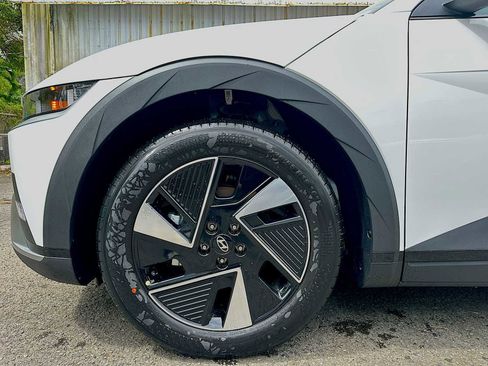 New 2026 Hyundai Ioniq 5 SE RWD image 18
