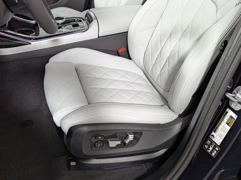 New 2026 BMW X7 xDrive40i AWD/4WD image 18