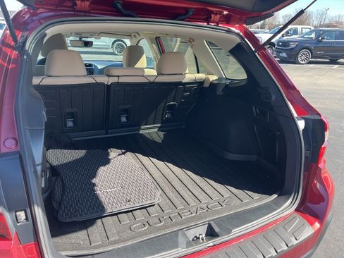 Used 2019 Subaru Outback 2.5i Premium image 14