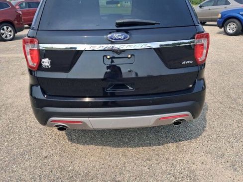 Used 2016 Ford Explorer XLT w/ Equipment Group 201A AWD/4WD image 4