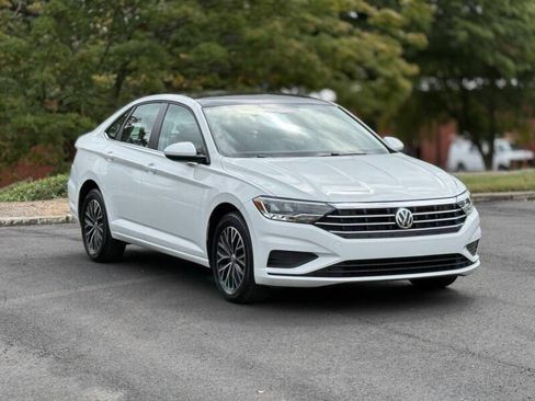 Used 2019 Volkswagen Jetta SE FWD image 3