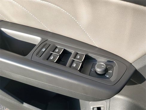 Certified 2023 Volkswagen Atlas SEL Premium image 31