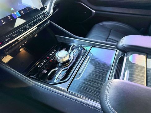 Used 2022 Jeep Wagoneer Series III w/ Flexible Seating Group image 21