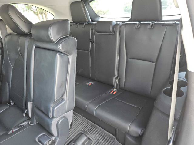 Used 2020 Toyota Highlander XLE FWD image 29