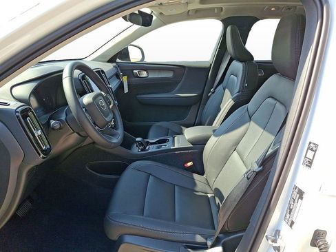 New 2026 Volvo XC40 B5 Core w/ Climate Package image 14