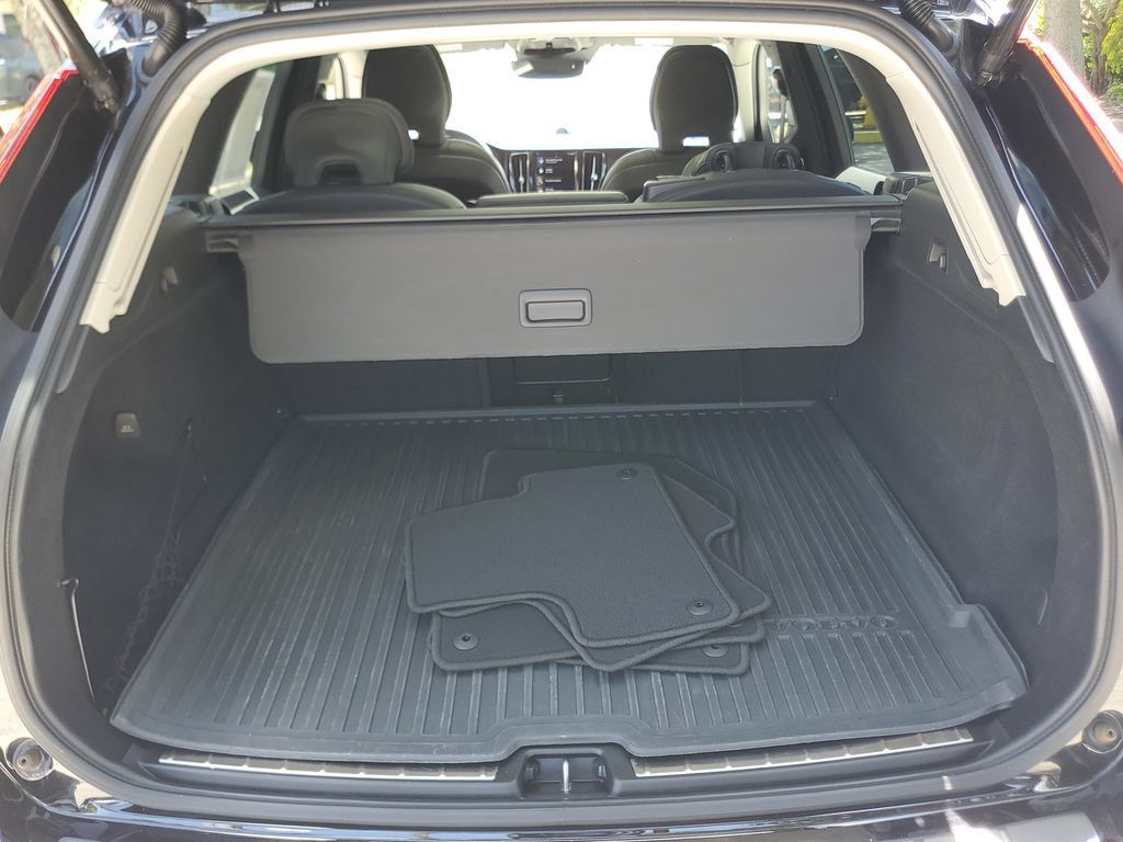 Used 2021 Volvo XC60 T6 Inscription w/ Advanced Package AWD/4WD image 9