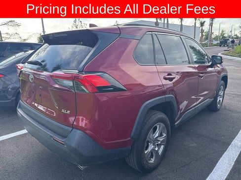 Used 2022 Toyota RAV4 XLE w/ Convenience Package FWD image 5