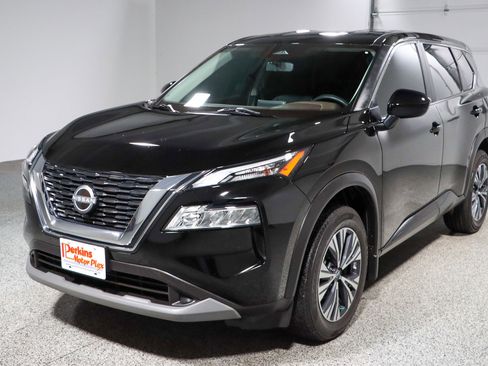 Used 2023 Nissan Rogue SV image 30