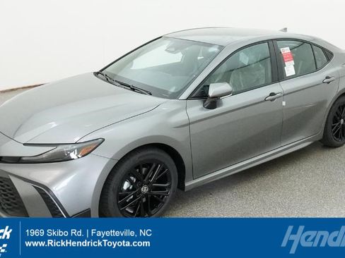 New 2026 Toyota Camry SE FWD image 1