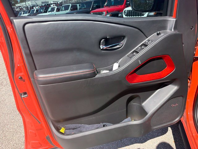 Used 2025 Nissan Frontier Pro-X w/ Pro Premium Package RWD image 9