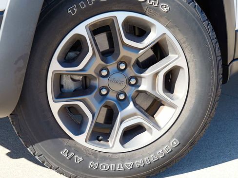 Used 2020 Jeep Cherokee Trailhawk w/ Cold Weather Group image 2