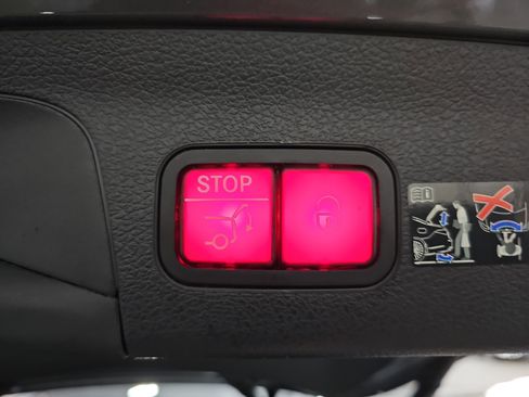 Certified 2025 Mercedes-Benz GLS 450 4MATIC image 16