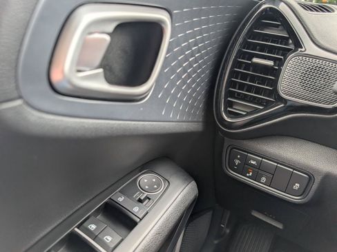 Used 2020 Kia Soul EX FWD image 20