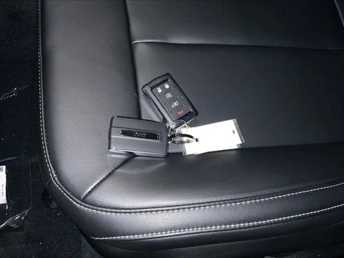 New 2025 Jeep Grand Cherokee Limited w/ Black Appearance Package image 29