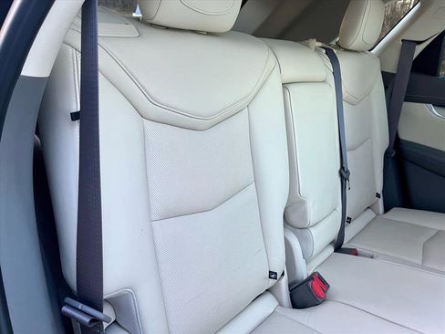 Used 2018 Cadillac XT5 Luxury w/ Driver Awareness Package image 19