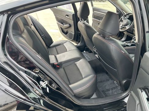 Used 2024 Nissan Altima 2.5 SR image 24