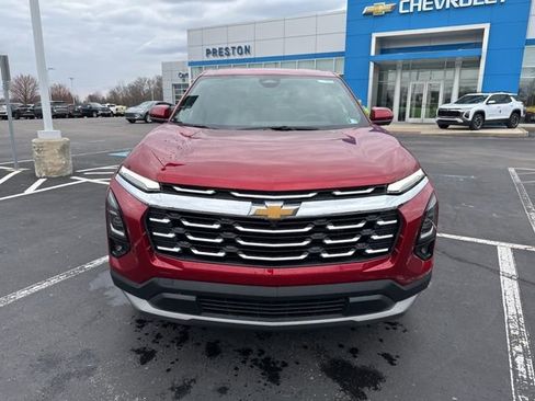 New 2026 Chevrolet Equinox LT w/ Convenience Package II AWD/4WD image 2