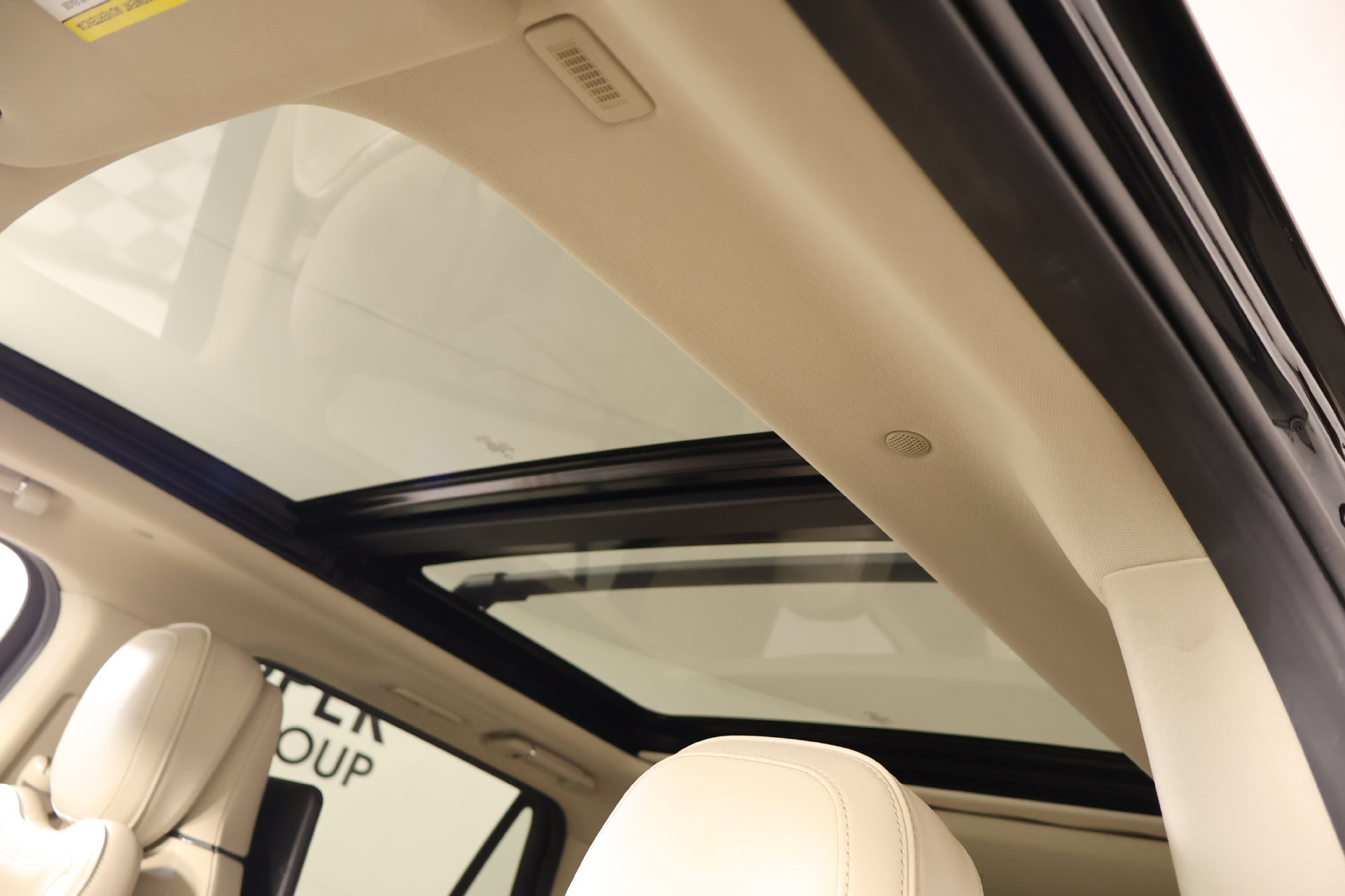 Used 2019 Lincoln Navigator Reserve w/ Cargo Package AWD/4WD image 18