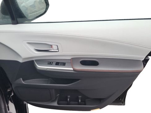 Used 2023 Toyota Sienna XLE image 27