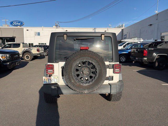 Used 2014 Jeep Wrangler Unlimited Sport w/ Connectivity Group AWD/4WD image 8
