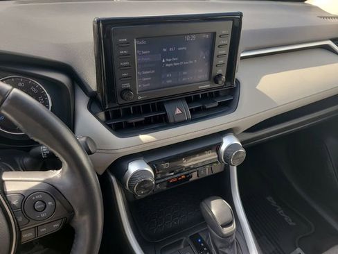 Used 2021 Toyota RAV4 XLE w/ Convenience Package image 33