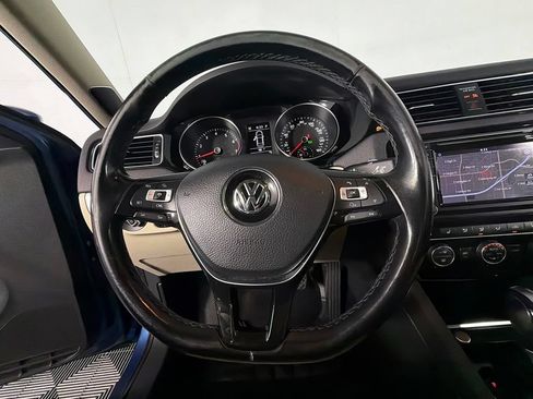 Used 2018 Volkswagen Jetta SEL FWD image 13