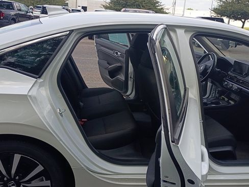 Used 2024 Honda Civic EX image 14