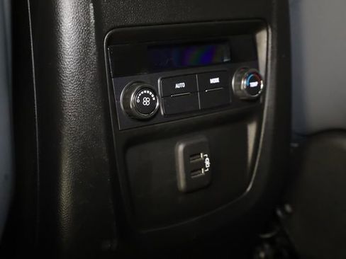 Used 2024 Buick Enclave Essence w/ LPO, Touring Package image 29