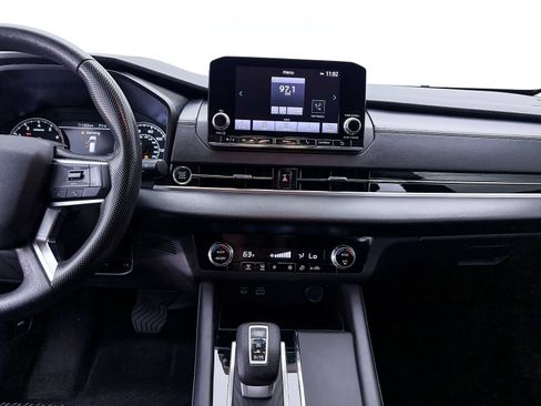 Used 2023 Mitsubishi Outlander ES FWD image 6