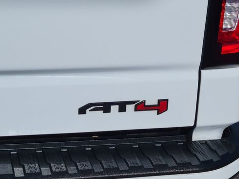 Used 2020 GMC Sierra 1500 AT4 w/ AT4 Premium Package image 11