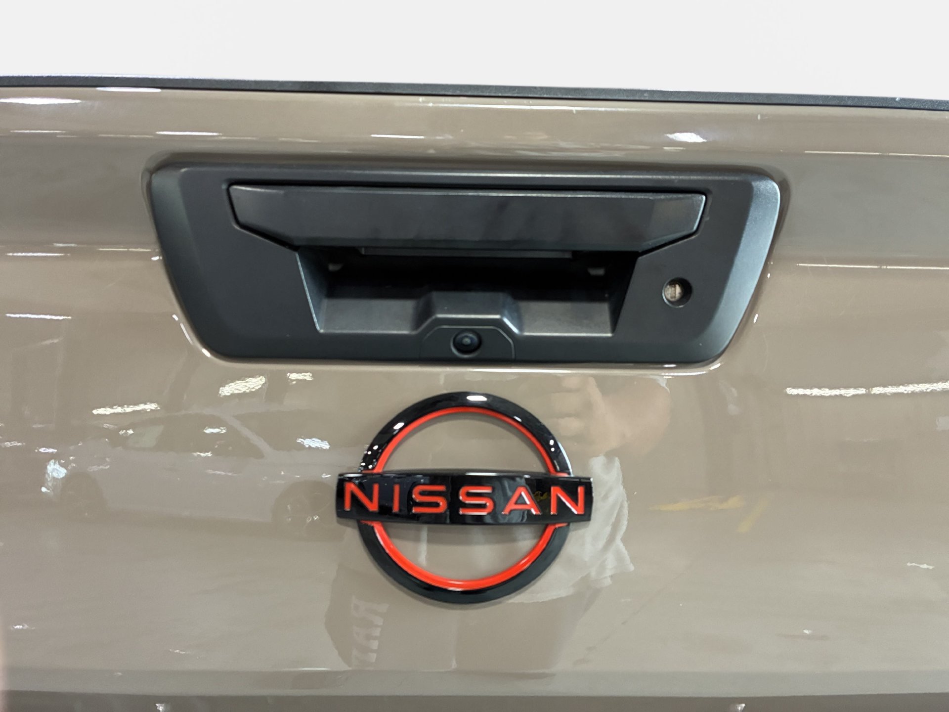 Used 2023 Nissan Frontier PRO-4X w/ Pro Convenience Package AWD/4WD image 13