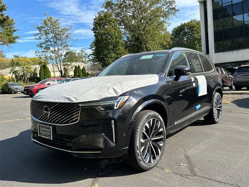 New 2026 Volvo XC90 B6 Plus w/ Protection Package Premier image 5