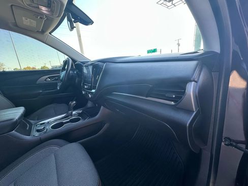 Used 2020 Chevrolet Traverse LT FWD image 22