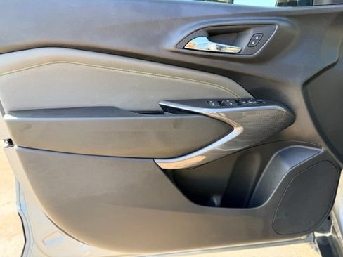 Used 2025 Chevrolet Trax ACTIV w/ Sunroof Package FWD image 20