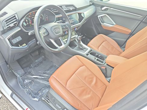 Used 2022 Audi Q3 2.0T Premium Plus w/ Premium Plus Package image 16