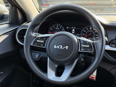 Used 2023 Kia Forte LXS image 9