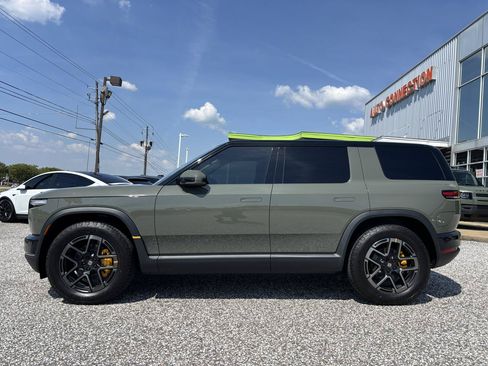 Used 2027 Rivian R2 Performance Dual AWD/4WD image 3